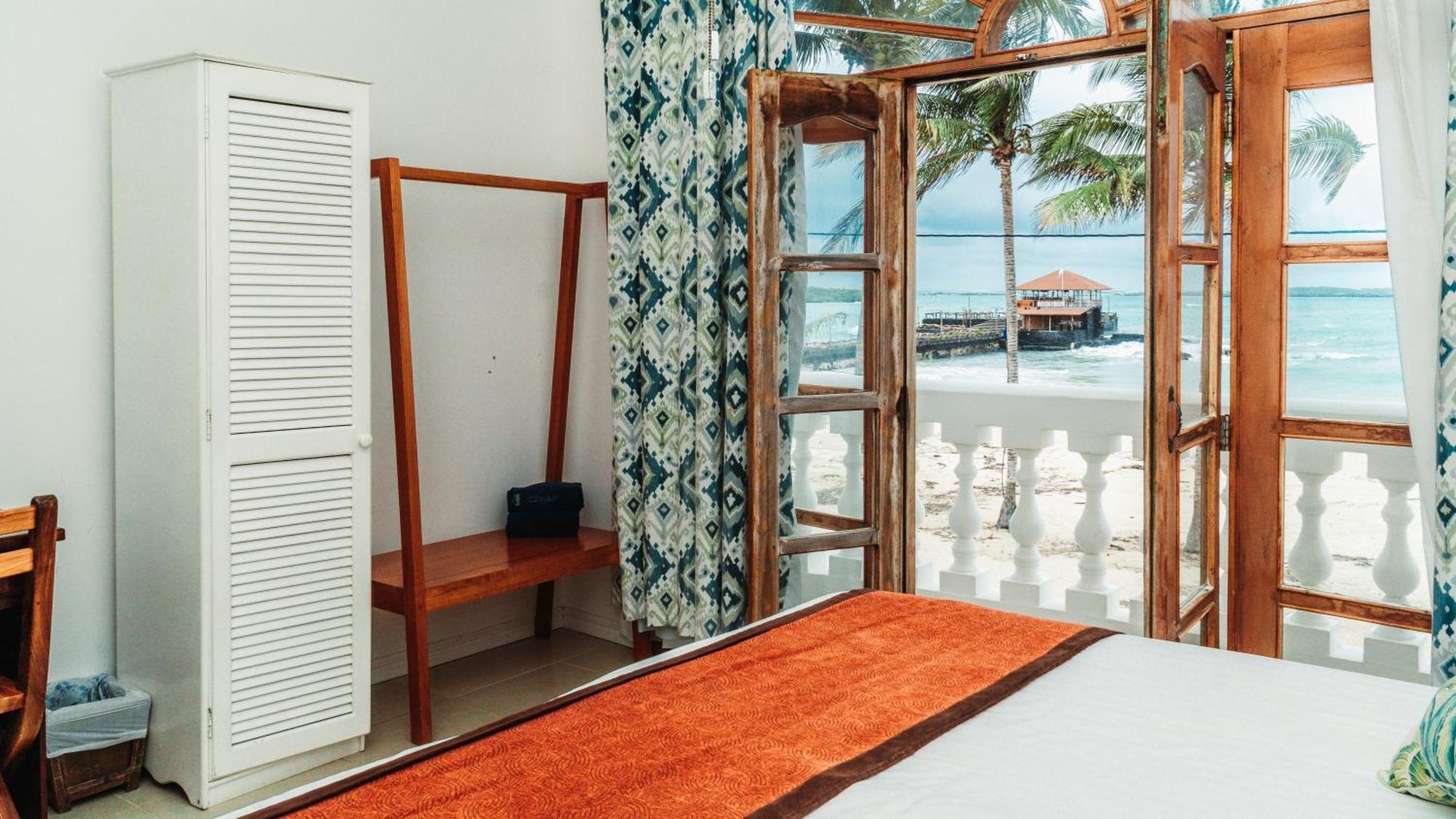 Hotel Albemarle 푸에르토빌라밀 외부 사진