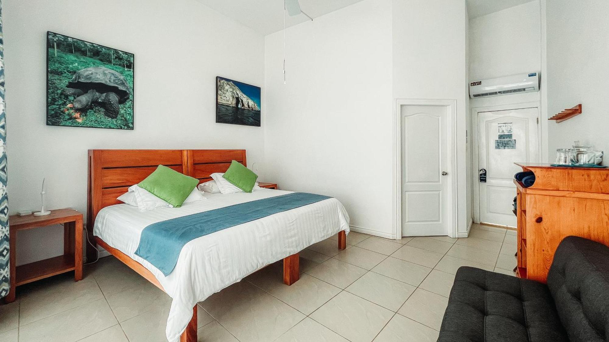 Hotel Albemarle 푸에르토빌라밀 외부 사진