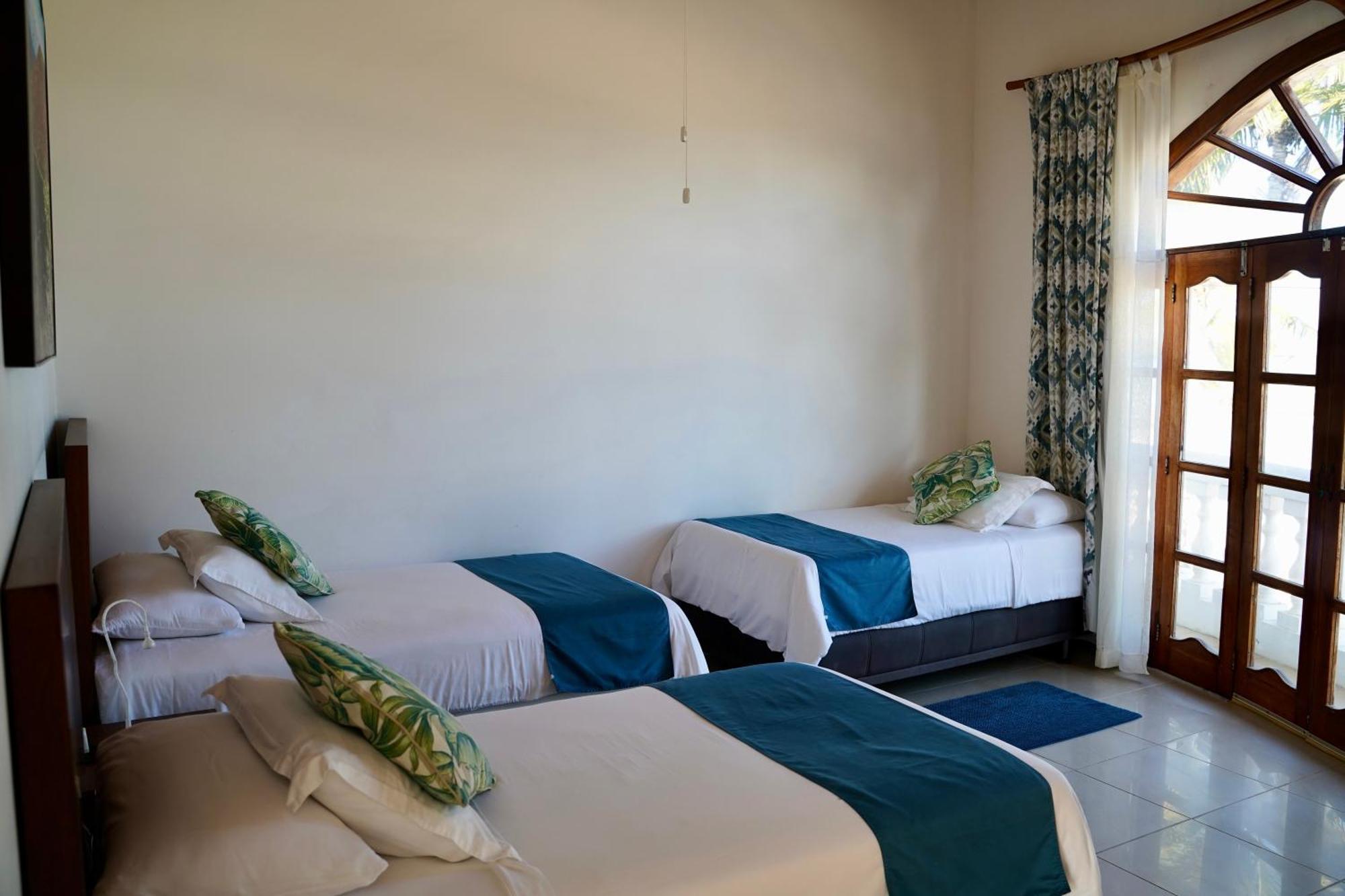 Hotel Albemarle 푸에르토빌라밀 외부 사진